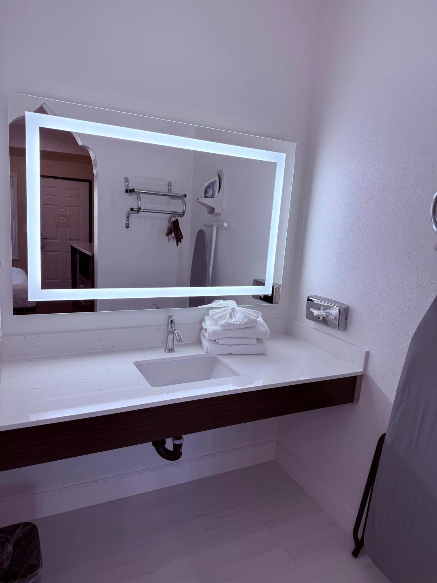 Travelodge By Wyndham Harbor City Λος Άντζελες Εξωτερικό φωτογραφία